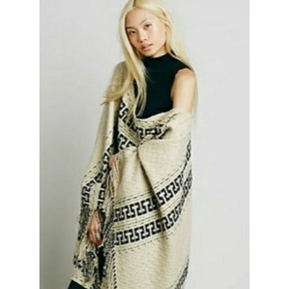 FREE PEOPLE Kennedy Pullover Poncho Cape - Picture 3 of 7
